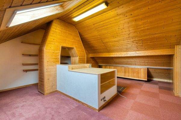 Hobbyraum im ausgebauten Dachboden