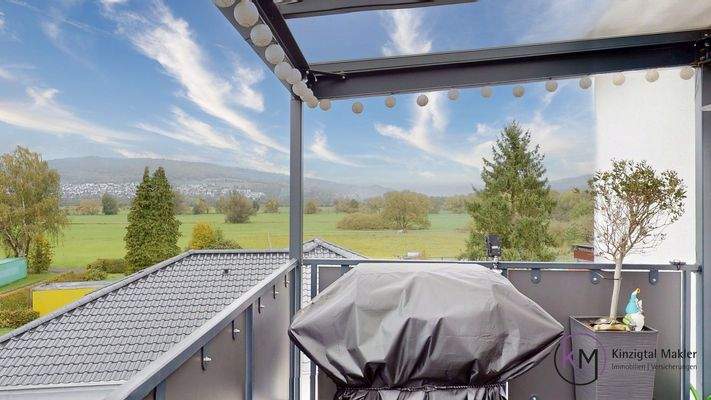 ... herrlicher Ausblick vom Balkon