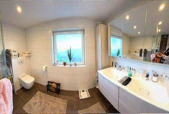 Badezimmer im OG 