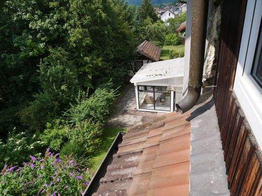 Blick vom Obergeschoss auf den Wintergarten