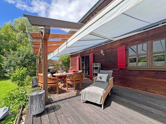 Terrasse überdacht mit zusätzlicher Markise