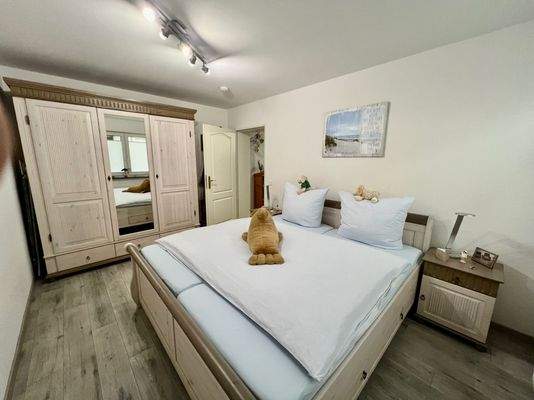 6 Schlafzimmer 2 ETW 1 EG.jpeg