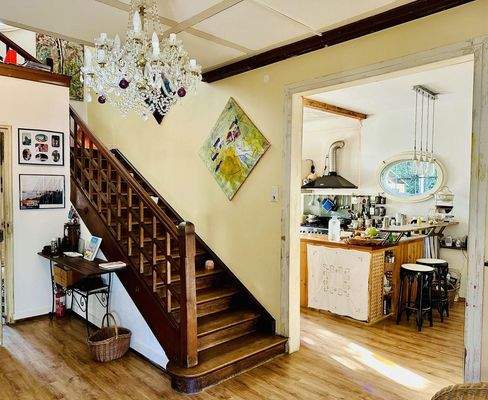 EG-Flur mit Blick in Küche