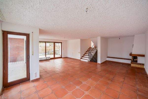 Wohnzimmer mit Kamin