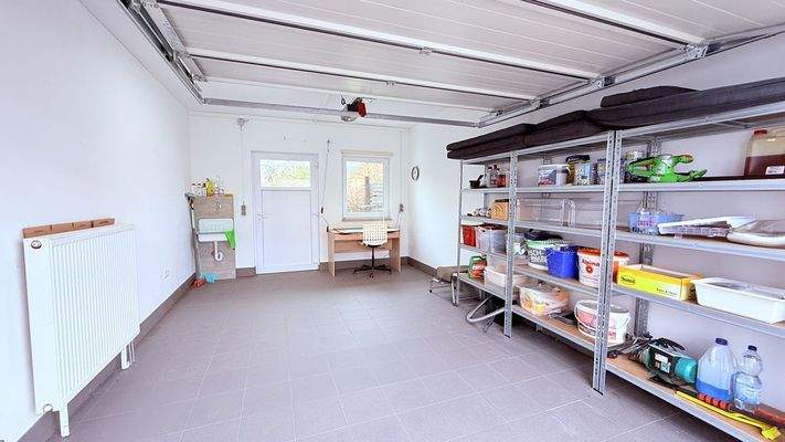 Garage mit Gartenzugang
