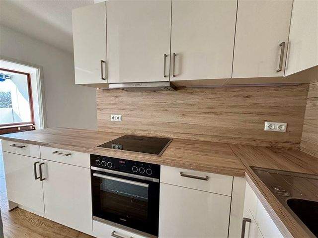 Maritimes Wohnen in Bestlage: 2-Zimmer-Wohnung direkt am Wasser// Bismarckallee, Kiel - Photo 2