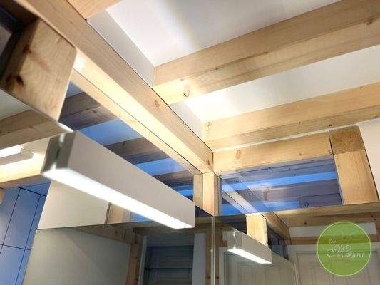 ... und Oberlichtern.