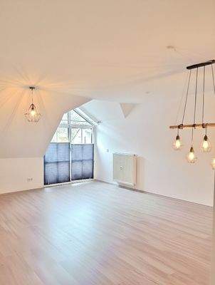 geräumiges Wohn-/Esszimmer