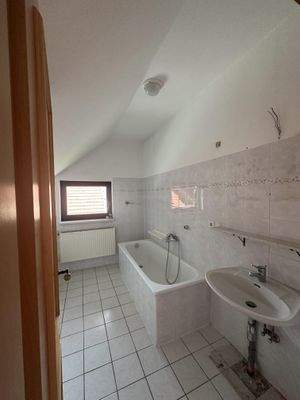 Bad im Dachgeschoss - Ansicht 1