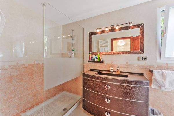 En suite bathroom in villa in Palmanova