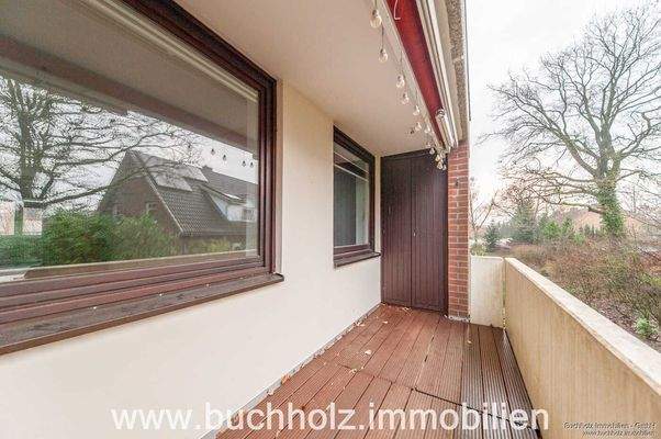 sonnige und große Loggia