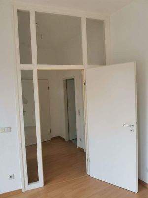 Holz-/Glaselement vom Wohnzimmer in Flur