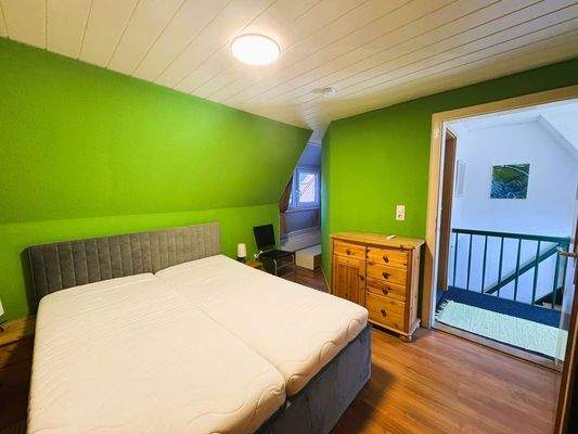 Schlafzimmer 1