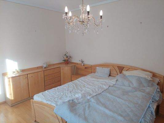Schlafzimmer (2)