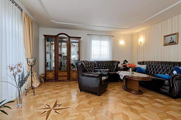 und lichtdurchflutete 