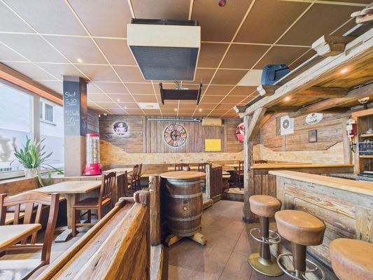 CAM03694G0-PR0042-STILL020