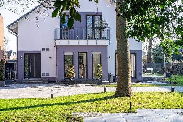 Blick vom Garten auf das Haus 3.jpg