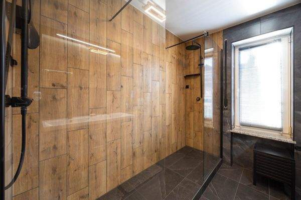 OG Duschbad 2 Duschen