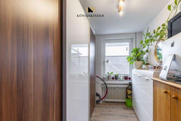 Büro oder Ankleidezimmer