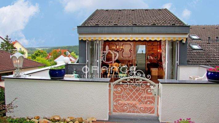 Blick auf Terrasse 2 OG.