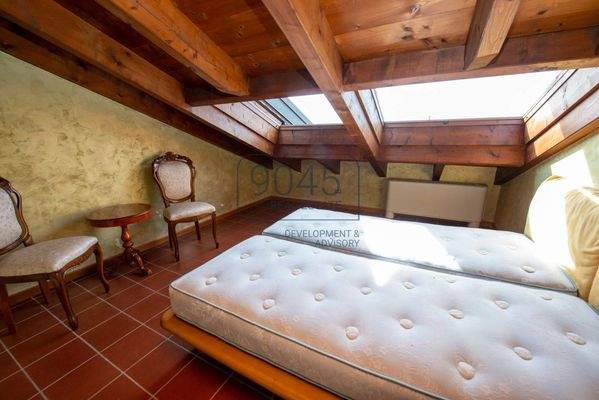 Charmante Reihenhausvilla mit traumhaftem Seeblick und privatem Garten in Torri