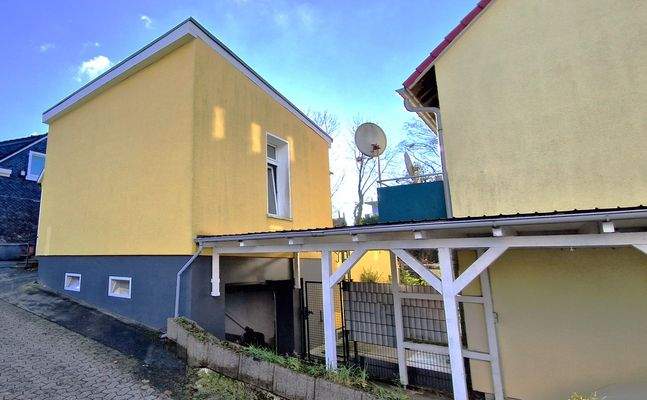 Carport mit Garage und Hinterhaus.jpg