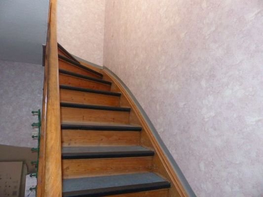 Treppe zum Obergeschoss