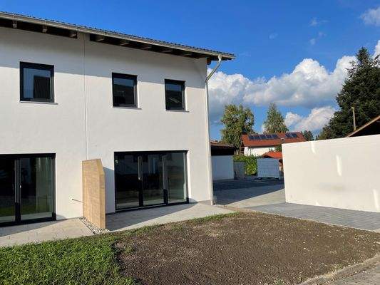 Haus mit Garten Stellplatz u. Garage