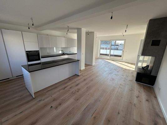 Wohn-Esszimmer mit Küche