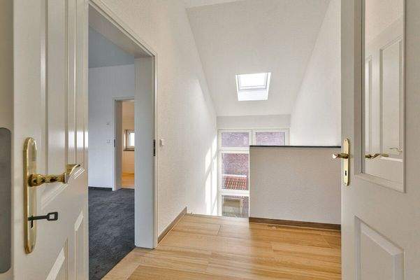 Flurbereich im DG mit Zugang zu den Zimmern