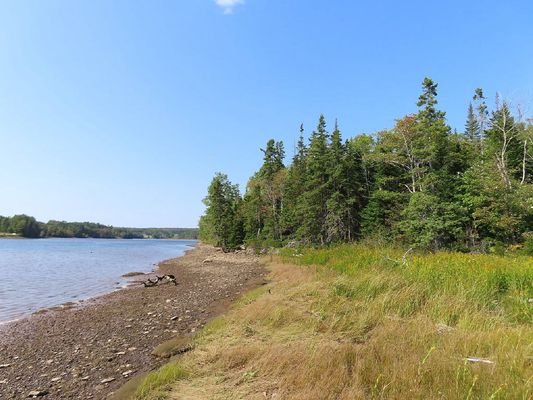 Cape Breton - Cleveland - Wunderschönes See-Ufer-G