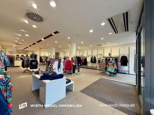 Ladenfläche Vorne