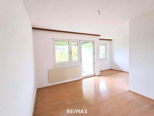 Wohn- Esszimmer - Ausgang Loggia