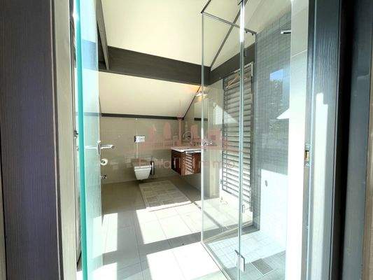 Kinderzimmer mit Bad en Suite