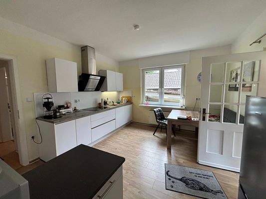 Gesamt-Ansicht der Küche im Erdgeschoß.jpg