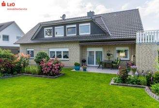 Rückansicht mit Terrasse
