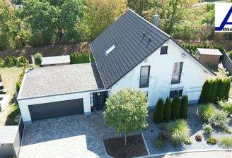 Drohnenbild Liegenschaft Straßenansicht 