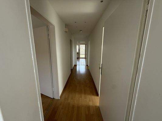 Flur Ausgang-Wohnzimmer