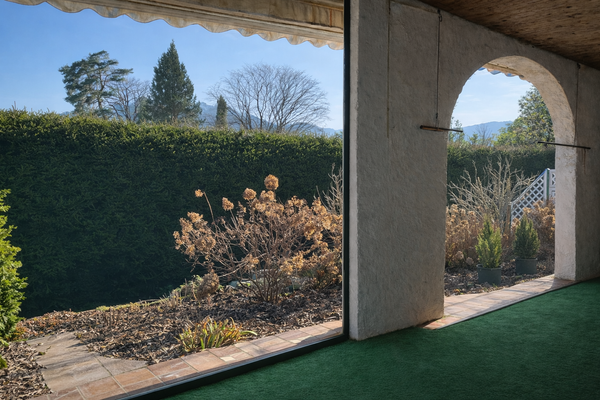 6.1 überdachter Freisitz offen zur Terrasse.png