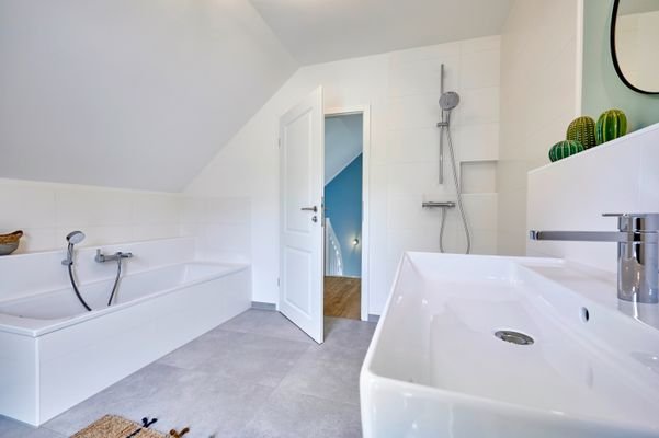 Badezimmer 2.jpg