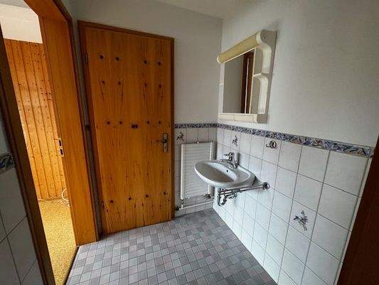 WC und Waschbecken EG