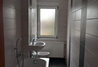 Löbnitzer Straße 6 1. OG links Bad