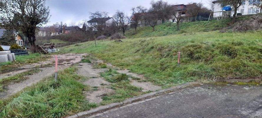 Einfahrt Grundstück