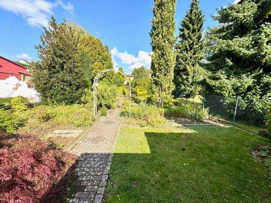 T20 Gartenansicht vom Freisitz.jpg