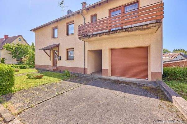 Große Garage inklusive