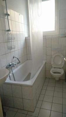 Wannenbad mit Fenster