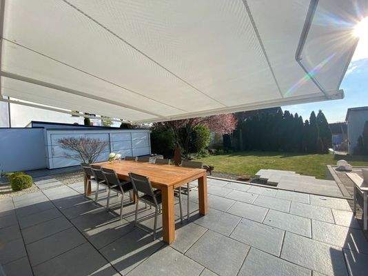 Terrrassen und Gartenansicht vom Wohnzimmer