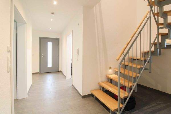 5 Eingangsbereich (2)