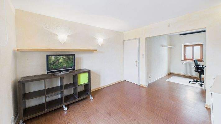 CAM03143G0-PR0191-STILL018