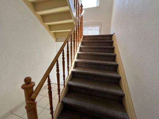 004020156800_302_355_28082025225118116